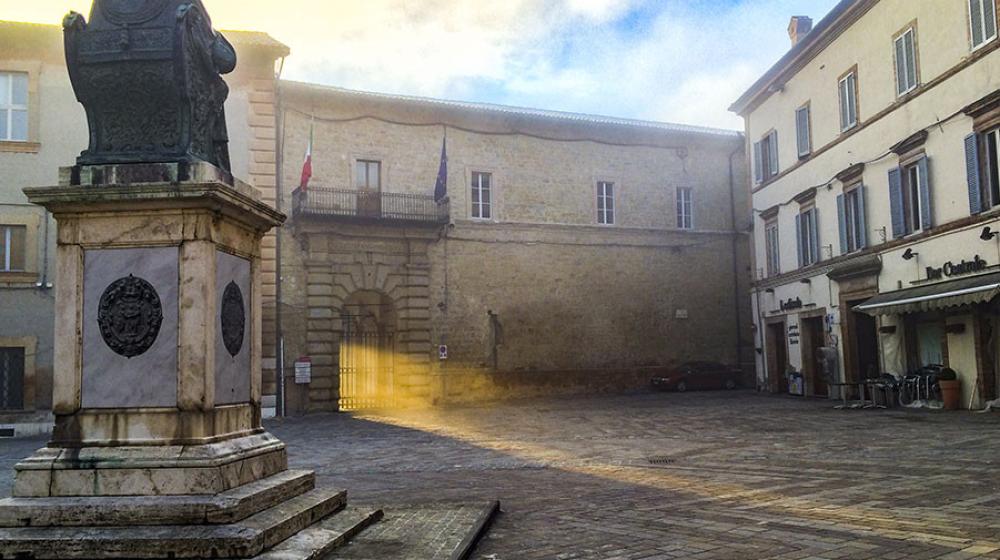 cammino-fuori-dal-comune-Piazza Cavour_Camerino.jpg