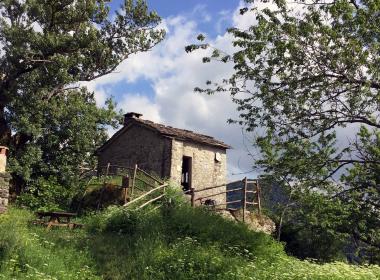 Viaggio a piedi in Emilia Romagna e Toscana: Il sentiero delle case ribelli