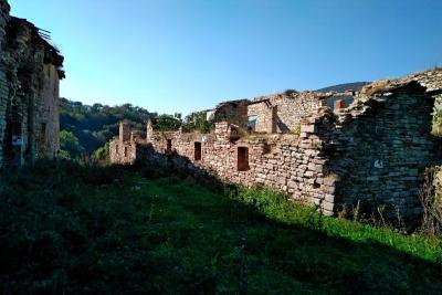 Rotis 2trekking_cammino_forti_san_severino_marche_camerino_casetelraimondo_elcito_san_vicino_canfaito_responsabile.jpg