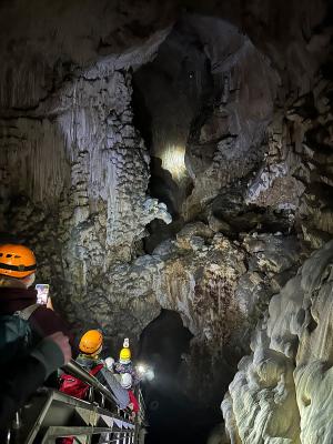 grotte-cucco-verticale.jpg