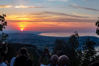 conero-al-tramonto-belvedere-nord.jpg