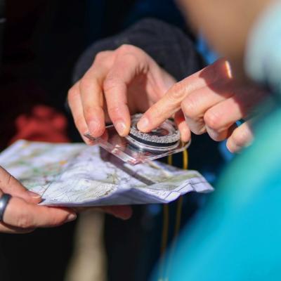 Bussola, carta, olio e vino! Caccia al tesoro tra vigne e uliveti