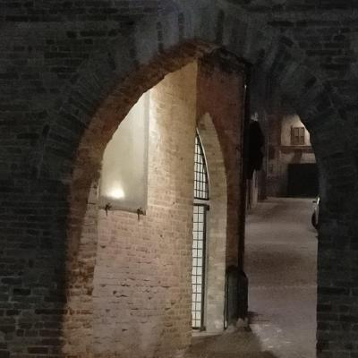 Macerata si tinge di giallo con... Delitto dietro le quinte, con guida turistica
