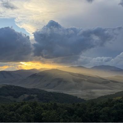 Castelluccio: tramonto su panorami sconfinati