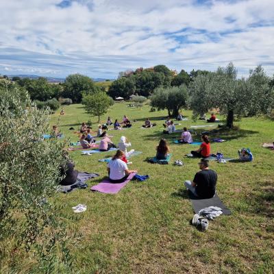 Yoga Trekking: Treia Fuori porta