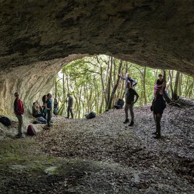 Gagliole: Sasso Pozzo e la grotta dell'Elce