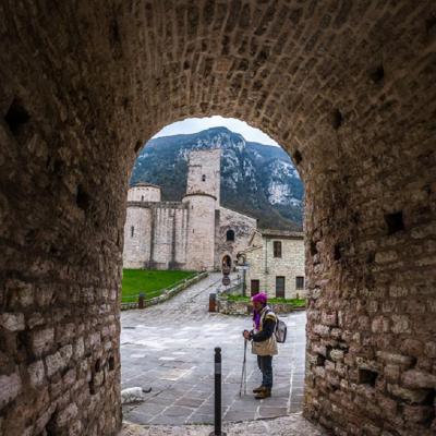 Viaggio a piedi nelle Marche, lungo il cammino dei Monaci Camaldolesi