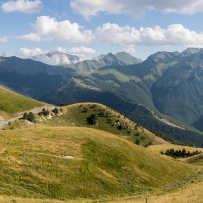 Viaggio a piedi nelle Marche. L’Infinito dei Monti Sibillini. A piedi tra natura, pastori e pellegrini