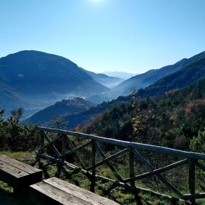 La Via di Eso, a piedi nelle Marche risalendo il Fiume Esino