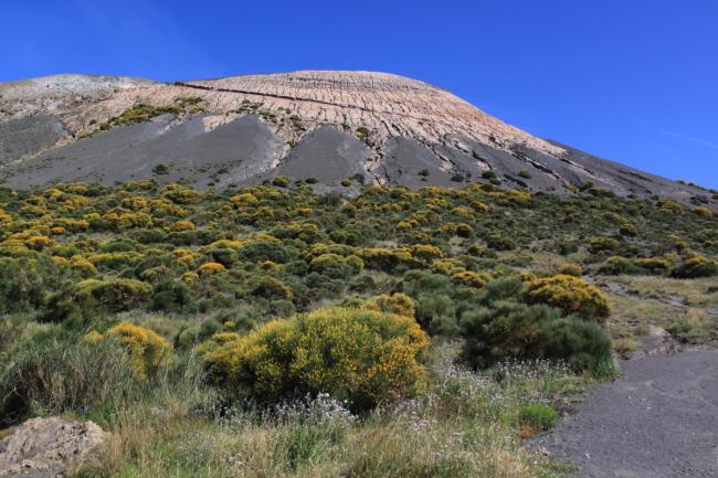 IMG_2698Etna-Eolie-sicilia-trekking.jpg
